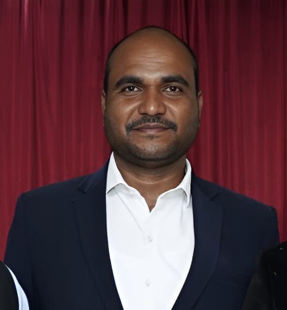 Portrait of Prof. Rohit Andhare